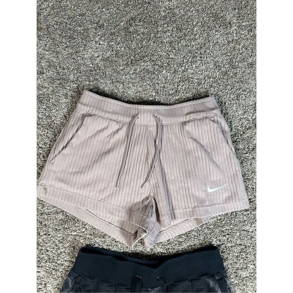 nike women’s S clothes bundle two short sleeve tops three pull on shorts black - Picture 9 of 11